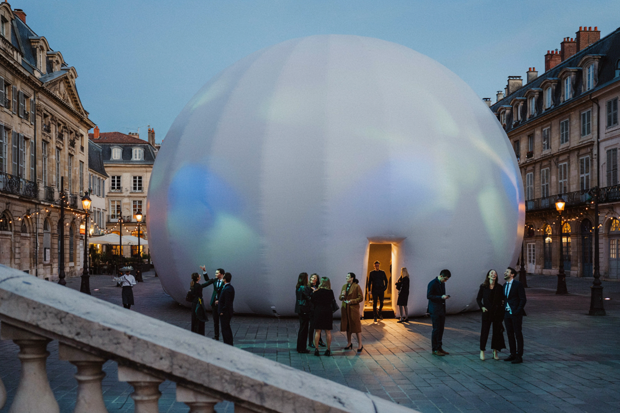 Location de dôme immersif 360° à Nancy, grand dôme gonflable pour événement en soirée